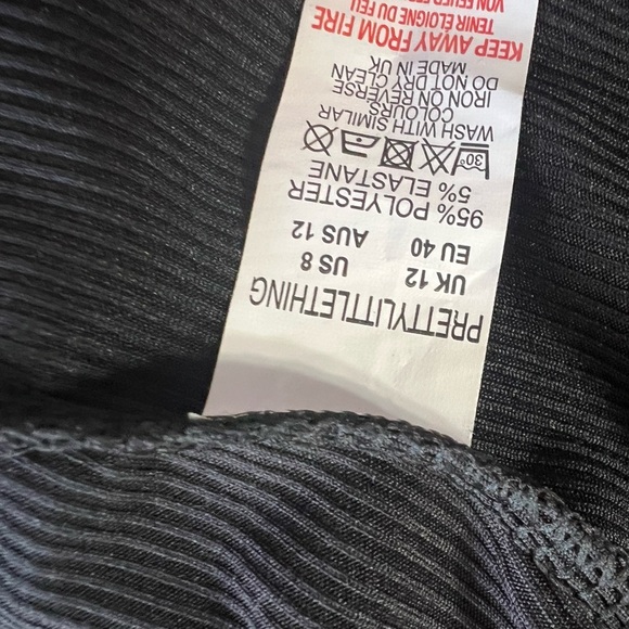 PrettyLittleThing Black Fitted Crop Bodysuit - Picture 11 of 12